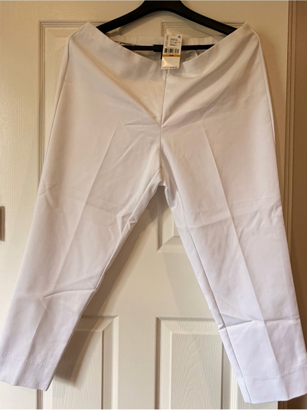 Karen Kane lifestyle cropped pant